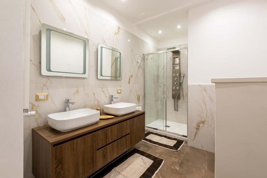 Colosseum 10Steps Away, Marco Aurelio Luxury House Roma Ngoại thất bức ảnh