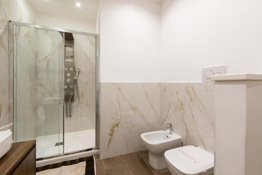 Colosseum 10Steps Away, Marco Aurelio Luxury House Roma Ngoại thất bức ảnh