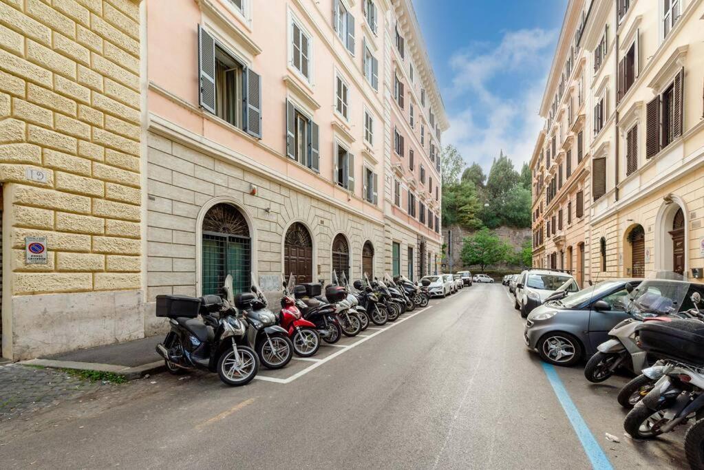 Colosseum 10Steps Away, Marco Aurelio Luxury House Roma Ngoại thất bức ảnh